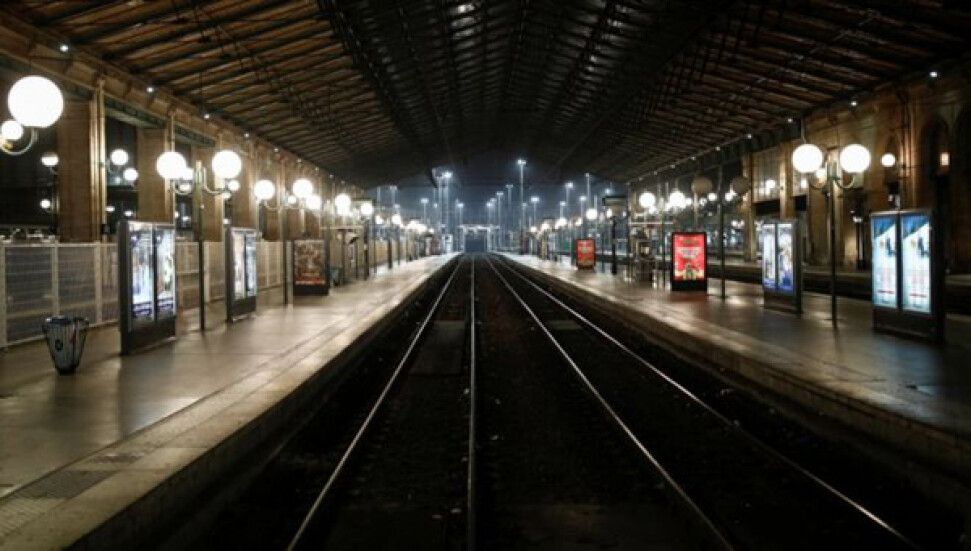 Hollanda'da demiryolu grevi başladı