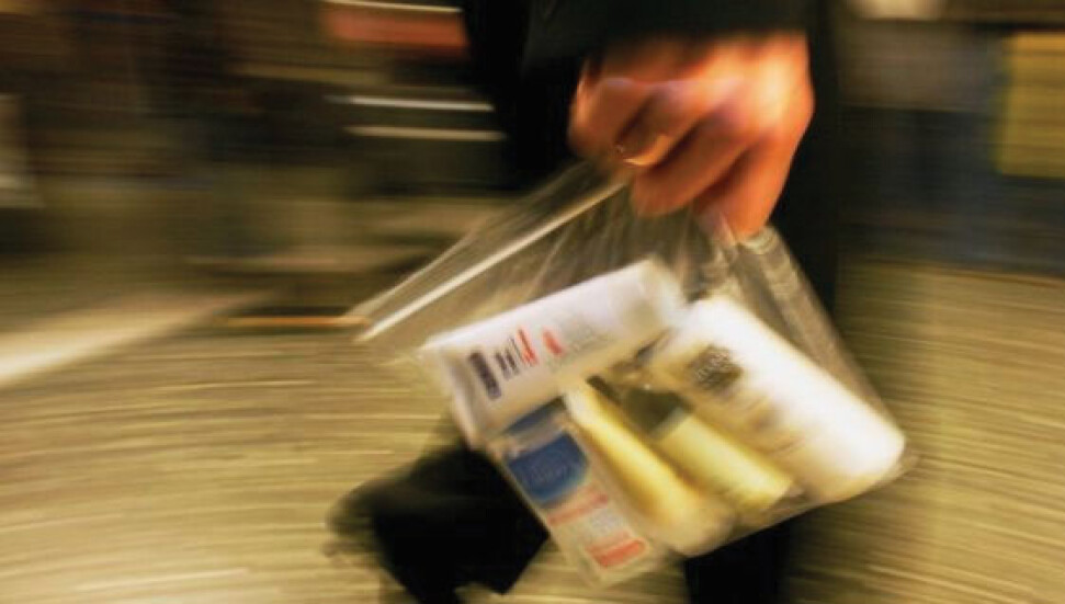 Uçaklarda sıvı kısıtlamasına son verebilecek teknoloji Londra'daki Heathrow Havalimanı'nda denenecek