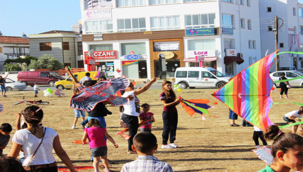 Gönyeli'de gökyüzü şenlendi