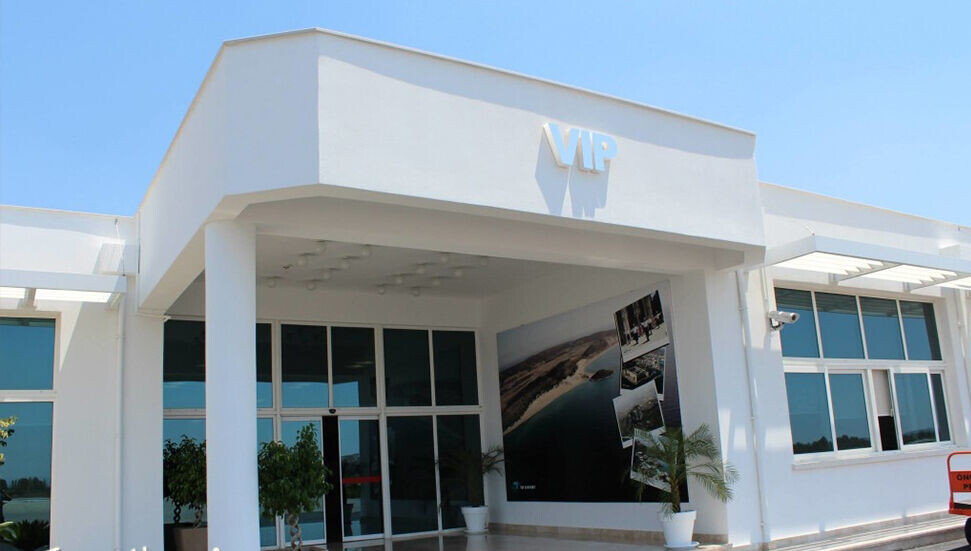 Dışişleri Bakanlığı: "VIP'i kullandırmadık, itfaiye kapısından girmişler"