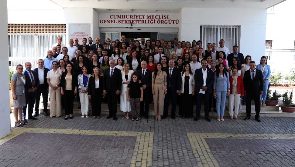 Zorlu Töre, Meclis personeli ile bayramlaştı