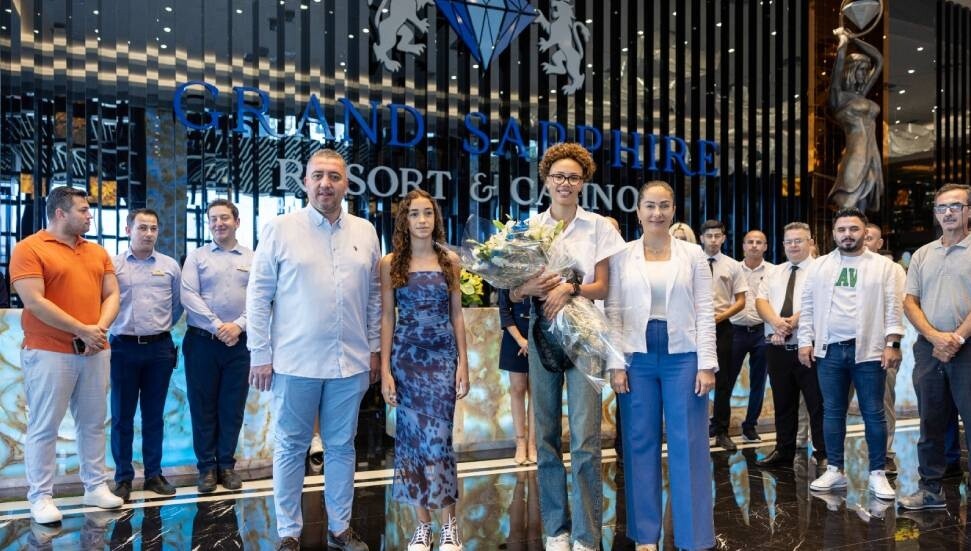 Grand Sapphire Resort'den Buse Savaşkan'a 'ömür boyu' kamp desteği