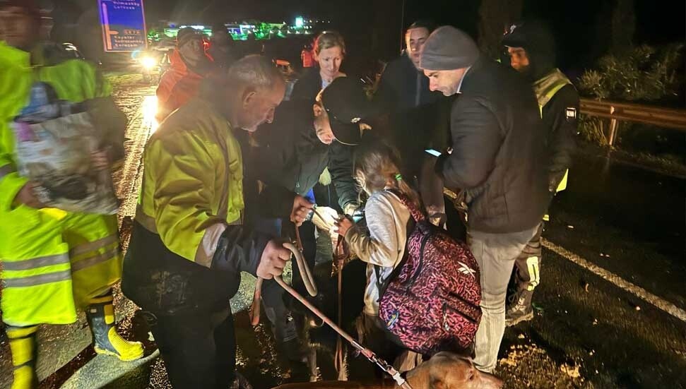 Sivil Savunma ekipleri su baskınlarına müdahalede bulundu