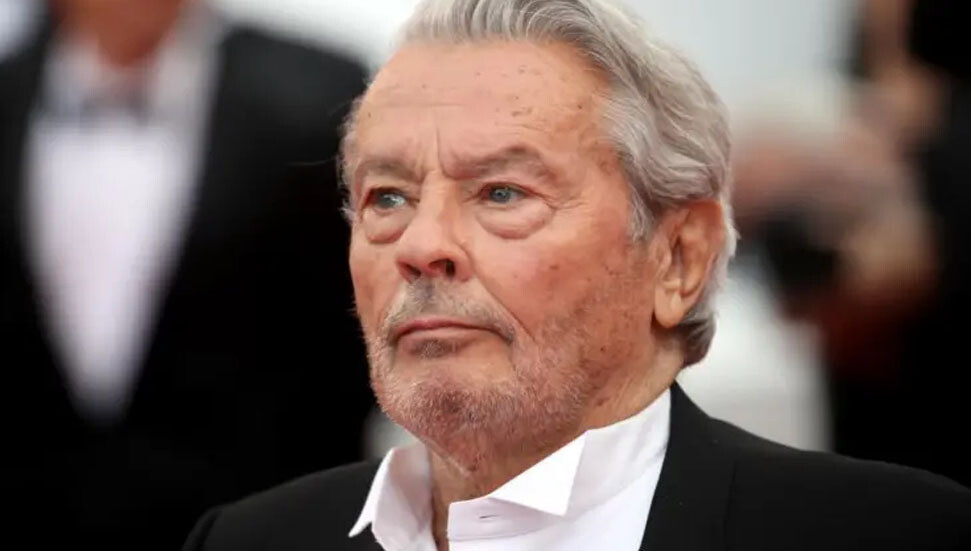 Ünlü Fransız aktör Alain Delon’un evinde 72 silah ve binlerce mermi bulundu