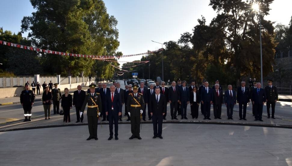 Lefkoşa Şehitler Anıtı’nda tören gerçekleştirildi