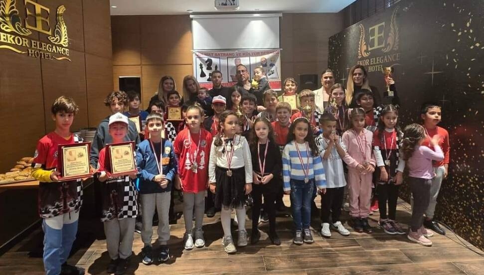 Besim Özsezer 2. Anı Turnuvası’nda satranç tutkunları buluştu