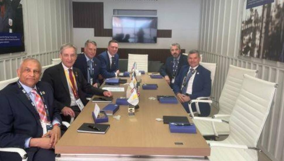 Yorgos Papanastasiu, Chevron ile Afrodit yataklarının geliştirilmesi için görüştü