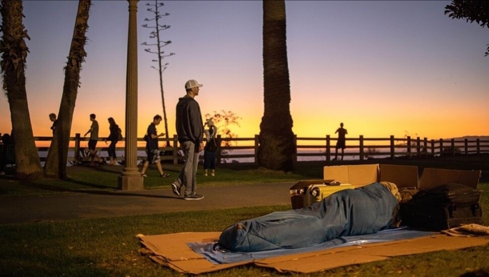 ABD'de California Valiliği, evsizlerin kamplarını sokaklardan kaldırmaya hazırlanıyor