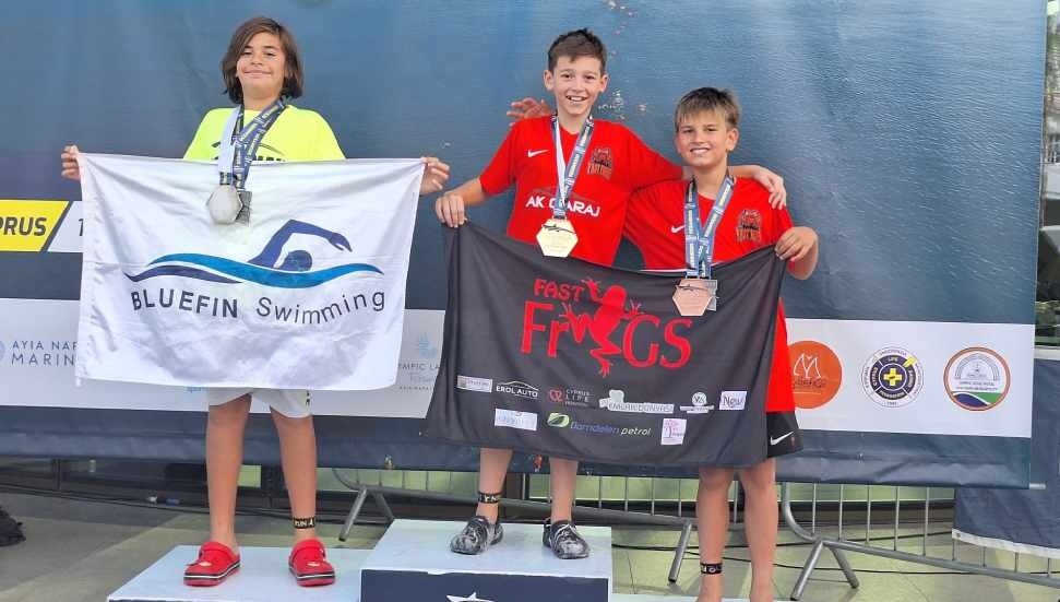 Kıbrıslı Türk yüzücüler, Dubai’de kulaç atacak!