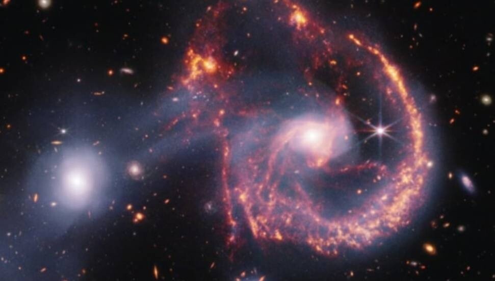 450 milyon ışık yılı uzakta inanılmaz olay: Evrenin derinliklerinde galaksiler çarpıştı