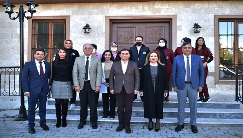 Cumhurbaşkanı Ersin Tatar’ın eşi Sibel Tatar, Antalya’da Kepez Belediyesi Şefkat Ve Huzurevi’ni ziyaret etti