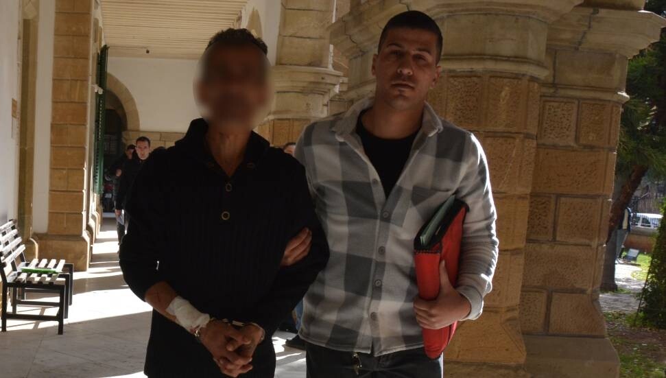 Tedavi edilmediği gerekçesiyle hastanede kendine zarar veren zanlı, cezaevine gönderildi!