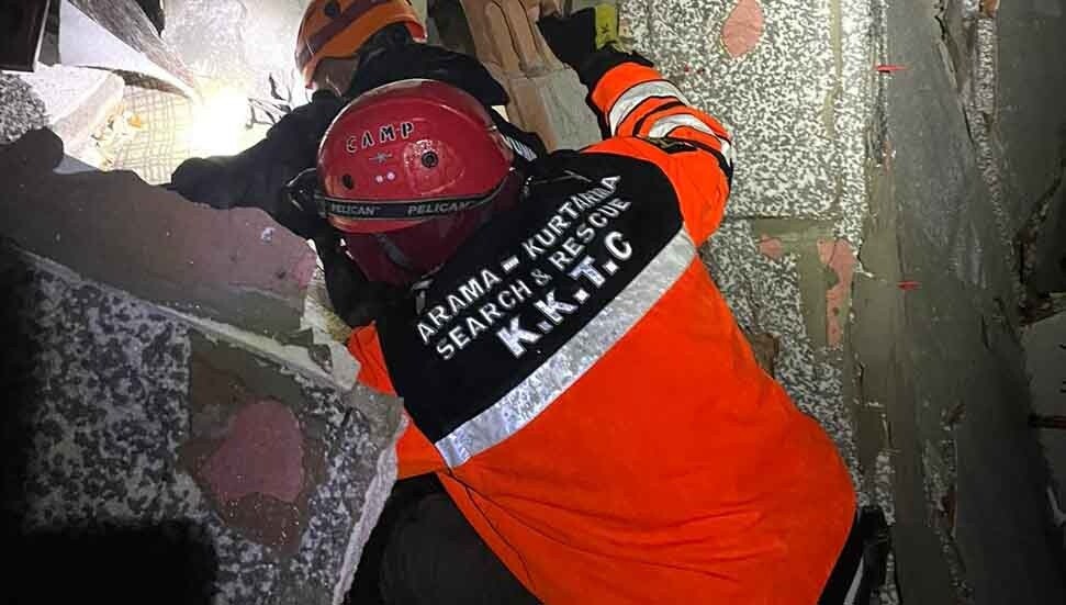 KKTC’den Adıyaman’a 17 arama kurtarma ekibi ile sağlık ekibi gönderiliyor