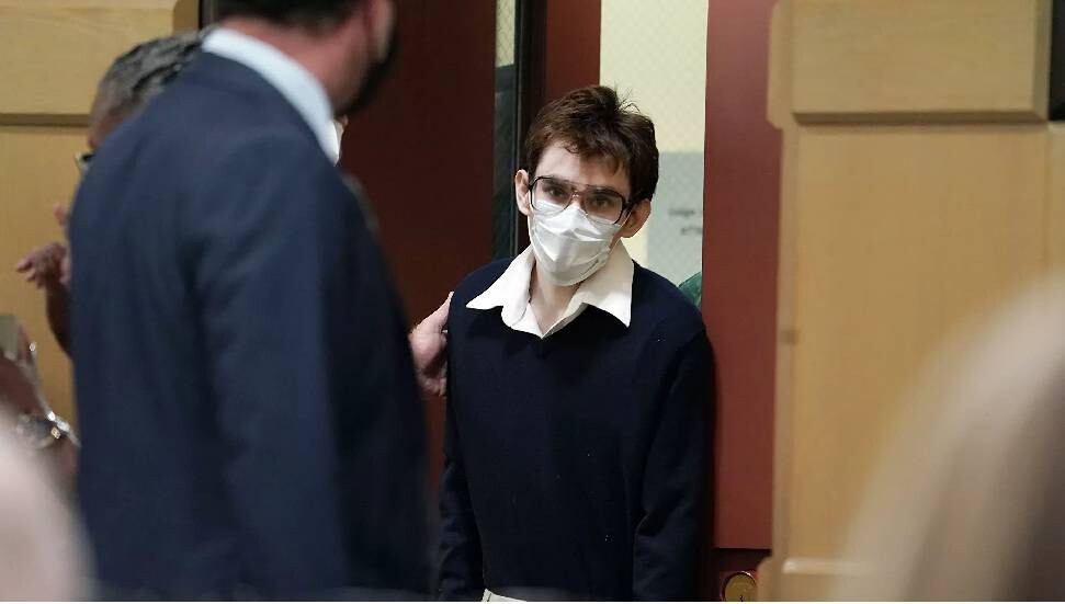 ABD’de liseye düzenlediği silahlı saldırıda 17 kişiyi öldüren saldırgan, suçlamaları kabul etti