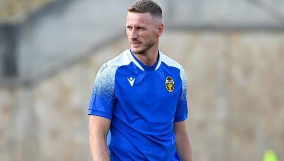 Milan'ın eski yıldızı Ignazio Abate, başkanın oğlunu oynatmadı diye kovuldu
