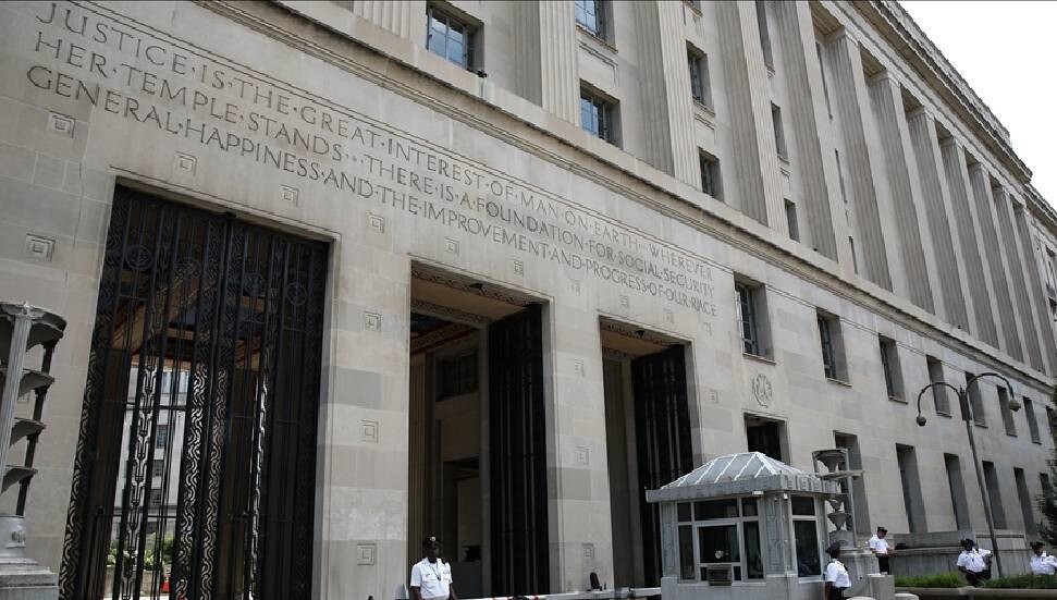 NBC News: ABD Adalet Bakanlığı, Epstein'ın yüklü ödeme yaptığı isimlerin gizli tutulmasını istedi