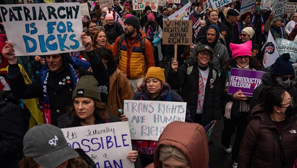 Washington'da toplanan binlerce gösterici Trump'ın başkanlığını protesto etti