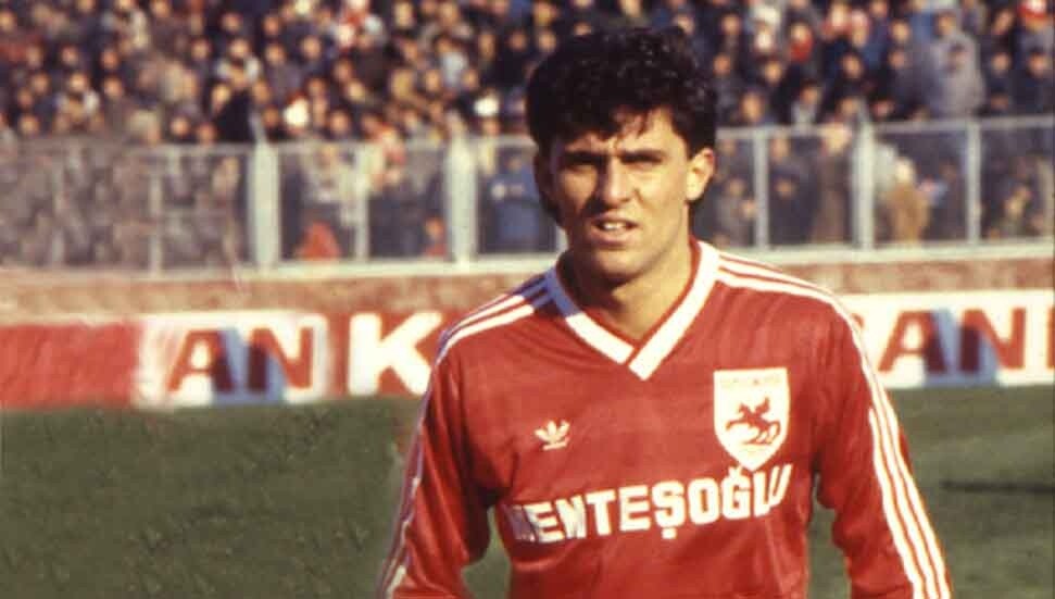 Futbolcu Mete Adanır vefatının 35’inci yılında kabri başında anılacak