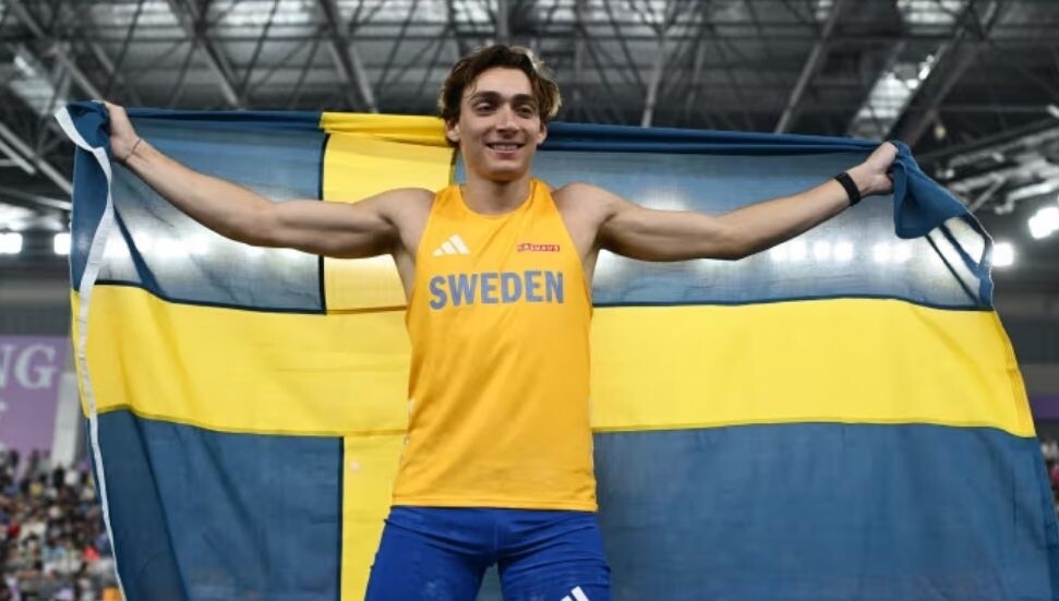 Armand Duplantis, dünya rekorunu 12'nci kez kırdı!