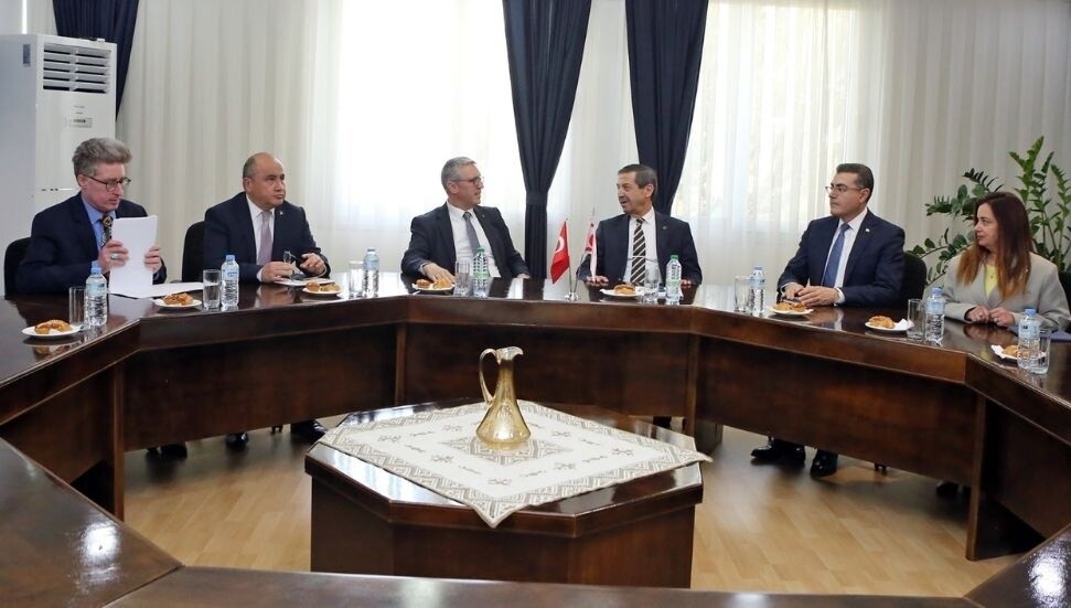 Dışişleri Bakanı Ertuğruloğlu, Özügergin ve heyetini kabul etti