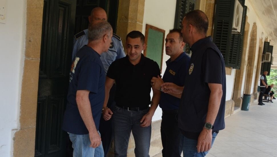 Kanunsuz silah ve patlayıcı madde tasarrufu: İki buçuk yıl hapis cezasına çarptırıldı!