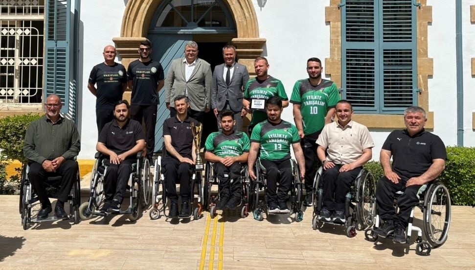 Vakıflar Tekerlekli Sandalye Basketbol Takımı, başarılarıyla onurlandırıldı