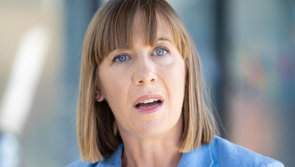 Avustralya’da makam aracını özel işinde kullanan Ulaştırma bakanı istifa etti!