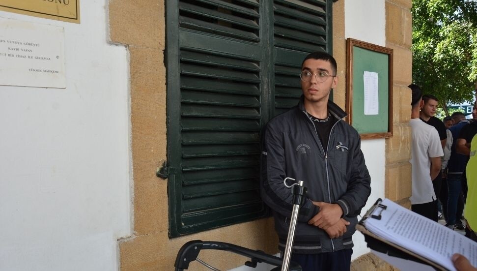 Kaldırımda yürüyen yayaya çarpan zanlı teminata bağlandı