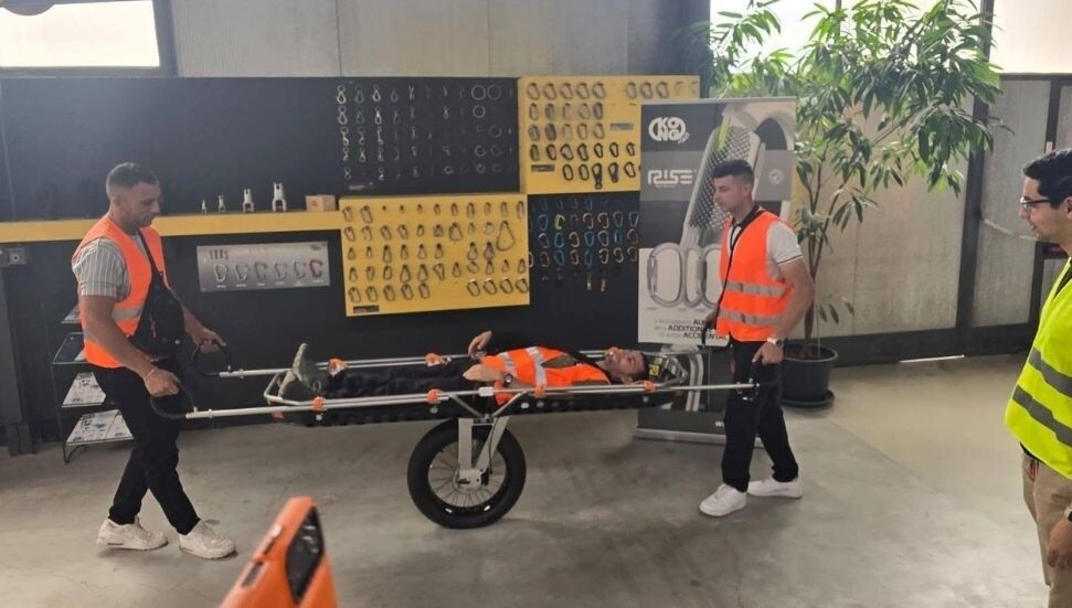 Doğal Afet Arama ve Kurtarma Derneği, arama-kurtarma ekipmanları ve teknikleri eğitimi için İtalya’da