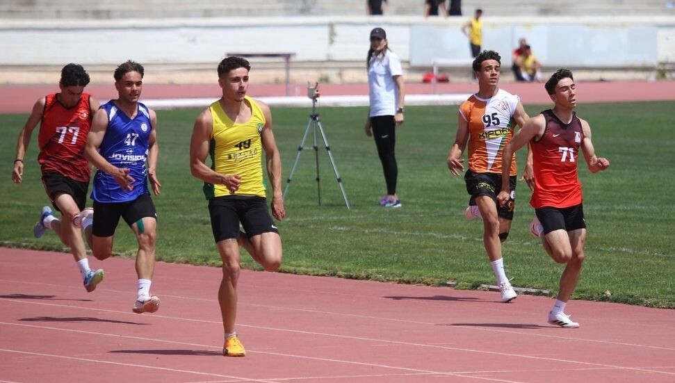 Atletizmde liseler final için piste çıktı