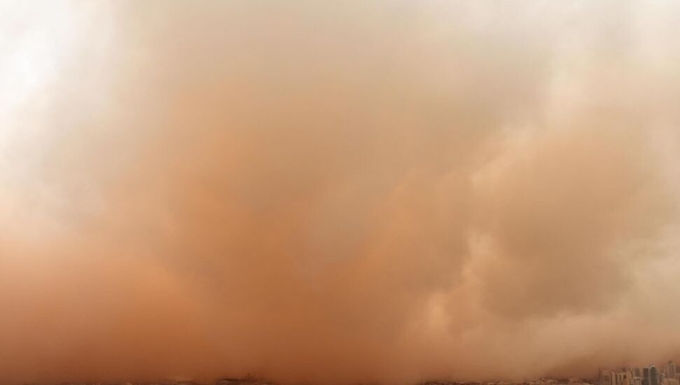 İran’da kum fırtınası 802 kişiyi hastanelik etti