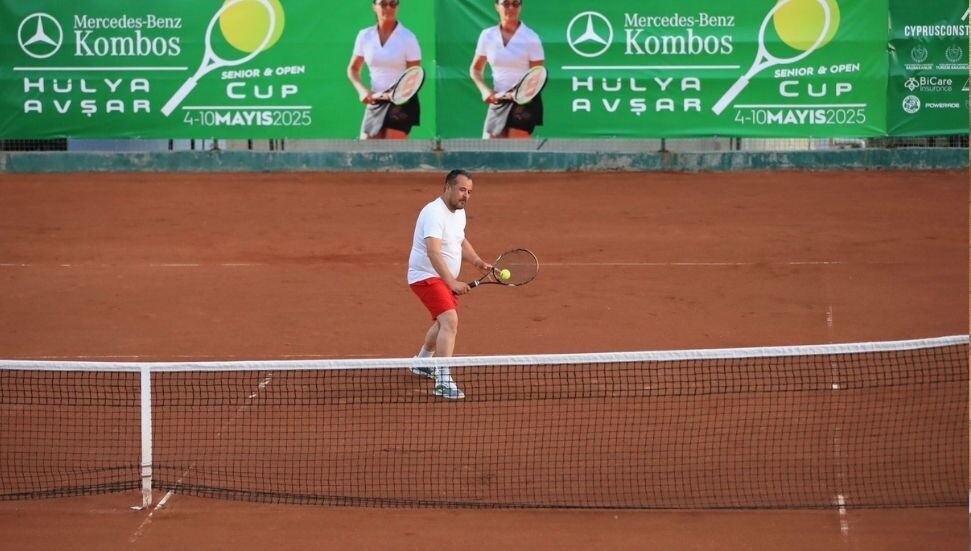 Hülya Avşar Cup devam ediyor