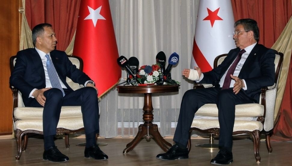 Ünal Üstel: Yapılacak sıkı denetim ve kontrollerle ülkede kaçak insan kalmayacak