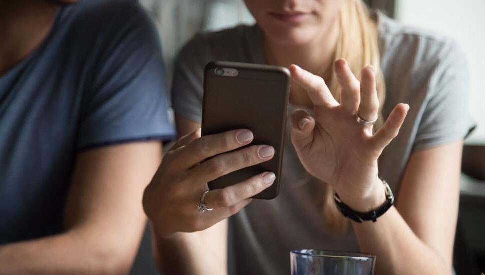 Bilim insanları akıllı telefonların hafıza ve beyin üzerindeki etkilerini tartışıyor