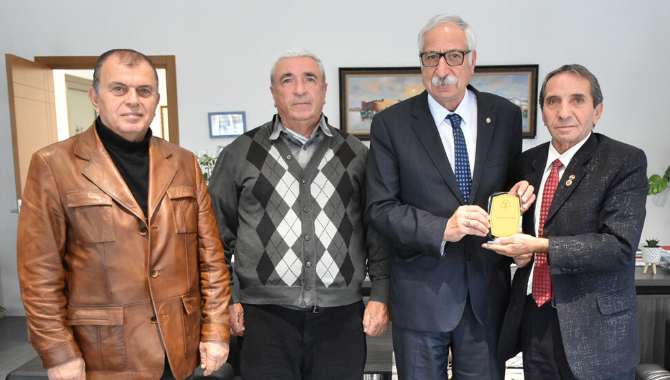 Türk Barış Kuvvetleri Gaziler Derneği’nden Girne Belediye Başkanı Güngördü’ye nezaket ziyareti