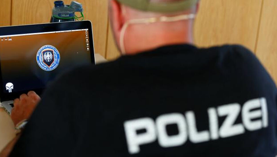 Almanya'da camiye tehdit ve hakaret içerikli mektup gönderildi