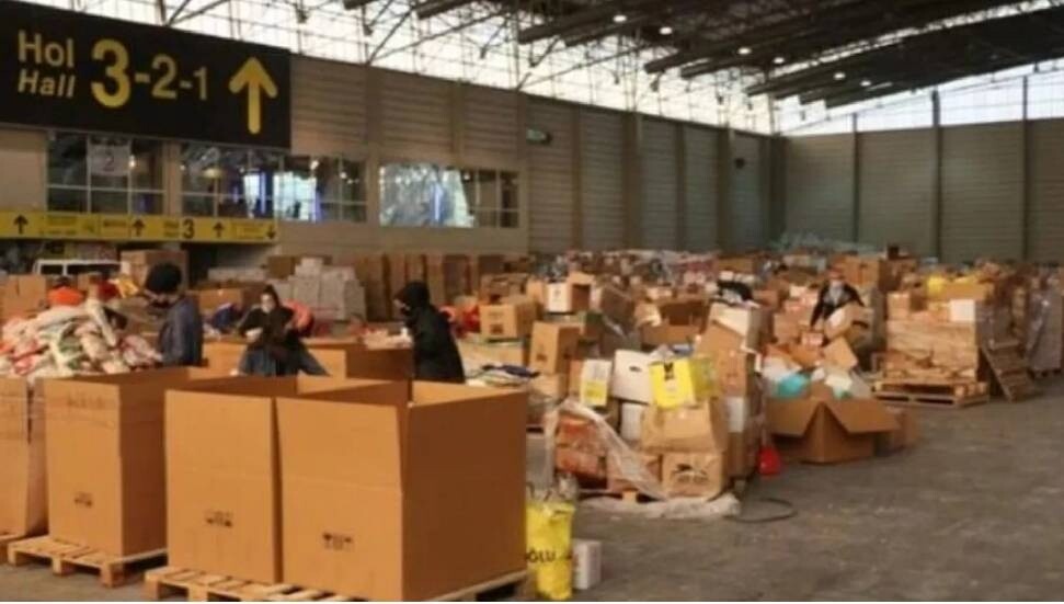 Almanya'da depremzedeler için toplanan yardım malzemeleri kundaklandı