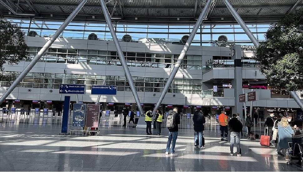Almanya'daki "havalimanı grevi" 100 binden fazla yolcuyu etkiliyor