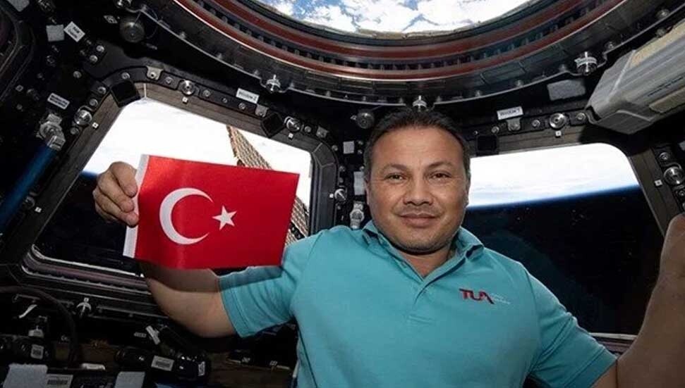 Türkiye'nin insanlı ilk uzay görevinin hikayesi "Ufkun Ötesinde" belgeseliyle izleyicilerle buluşacak