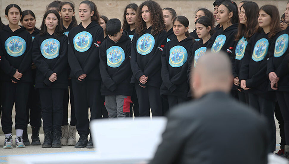 Hatay Ortaokulu Yeniden Doğuş Korosu, Şampiyon Melekler’i andı