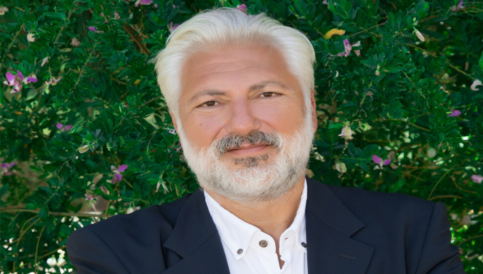 Viola sanatçısı Prof. Dr. S. Çetin Aydar, DAÜ Eğitim Fakültesi’nde