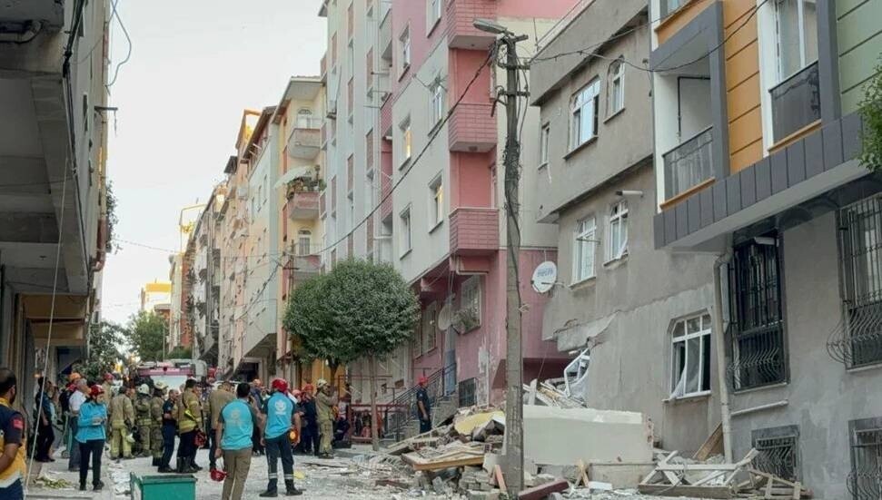 İstanbul'da bina çöktü: Ölen, yaralanan ya da enkaz altında kalan yok