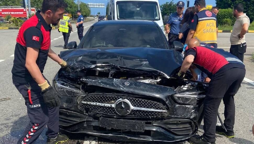 Galatasaraylı futbolcu Barış Alper Yılmaz, trafik kazası geçirdi 