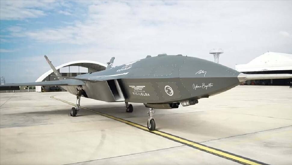 Kızılelma jet motorlu hava hedefini vurarak dünya tarihinde ilki gerçekleştirdi