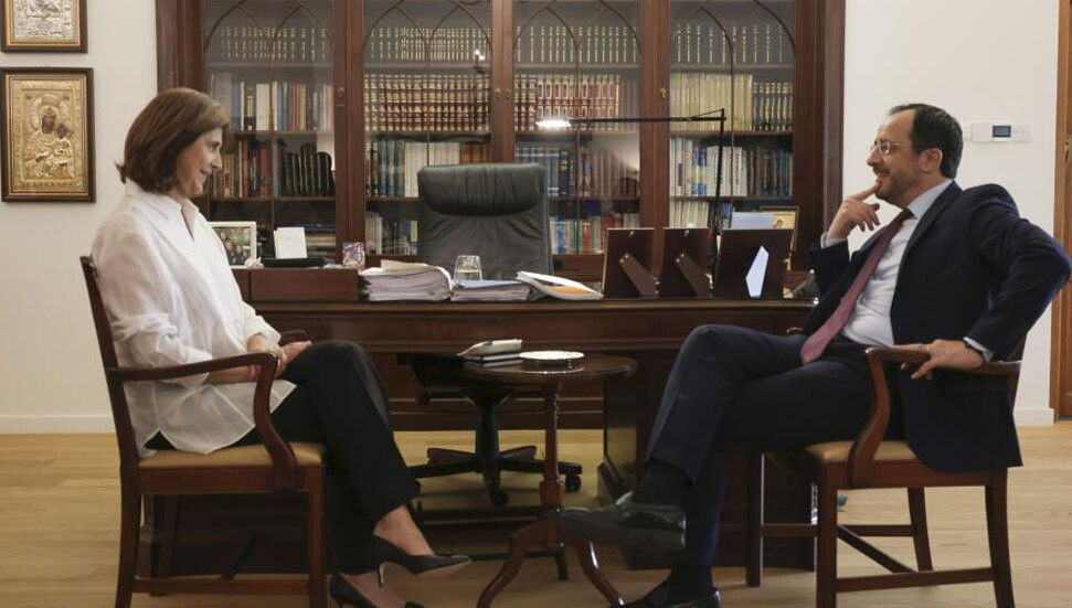 Nikos Hristodulidis ile Maria Angela Holguin Cuellar görüşecek