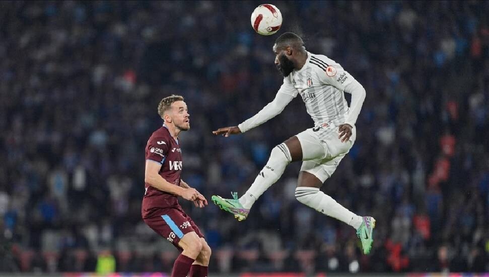 Beşiktaş ve Trabzonspor PFDK'ye sevk edildi