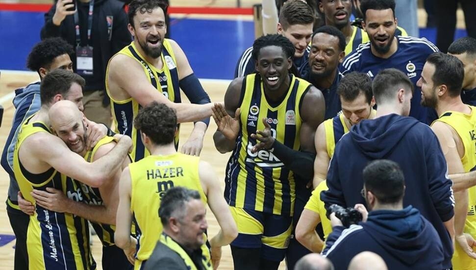 Nigel Hayes-Davis Fenerbahçe'den ayrıldı: Kariyerine NBA'de devam edecek