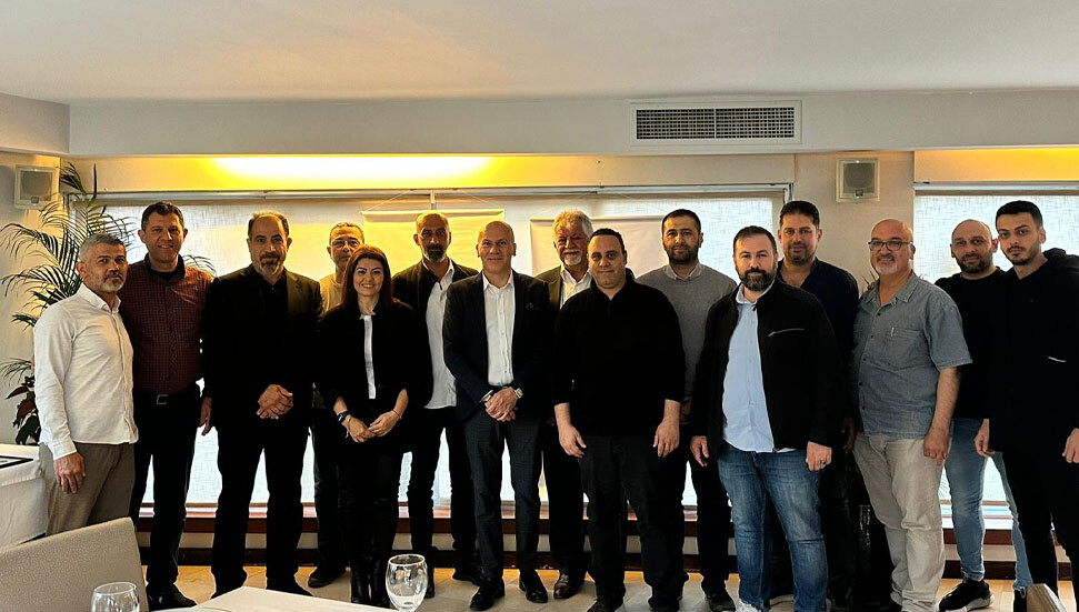 Mobilya Sanayiciler Derneği, Melekler Köyü yapımına katkı koyan işletmelere teşekkür belgesi verdi