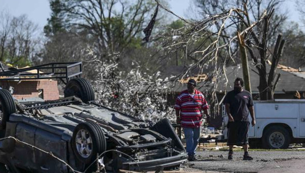 ABD'nin farklı eyaletlerini vuran hortumlarda en az 10 kişi hayatını kaybetti