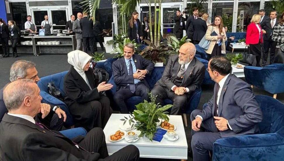 Rum basını, Budapeşte’deki görüşmeyi yazdı: Tuna boylarında kahve diplomasisi